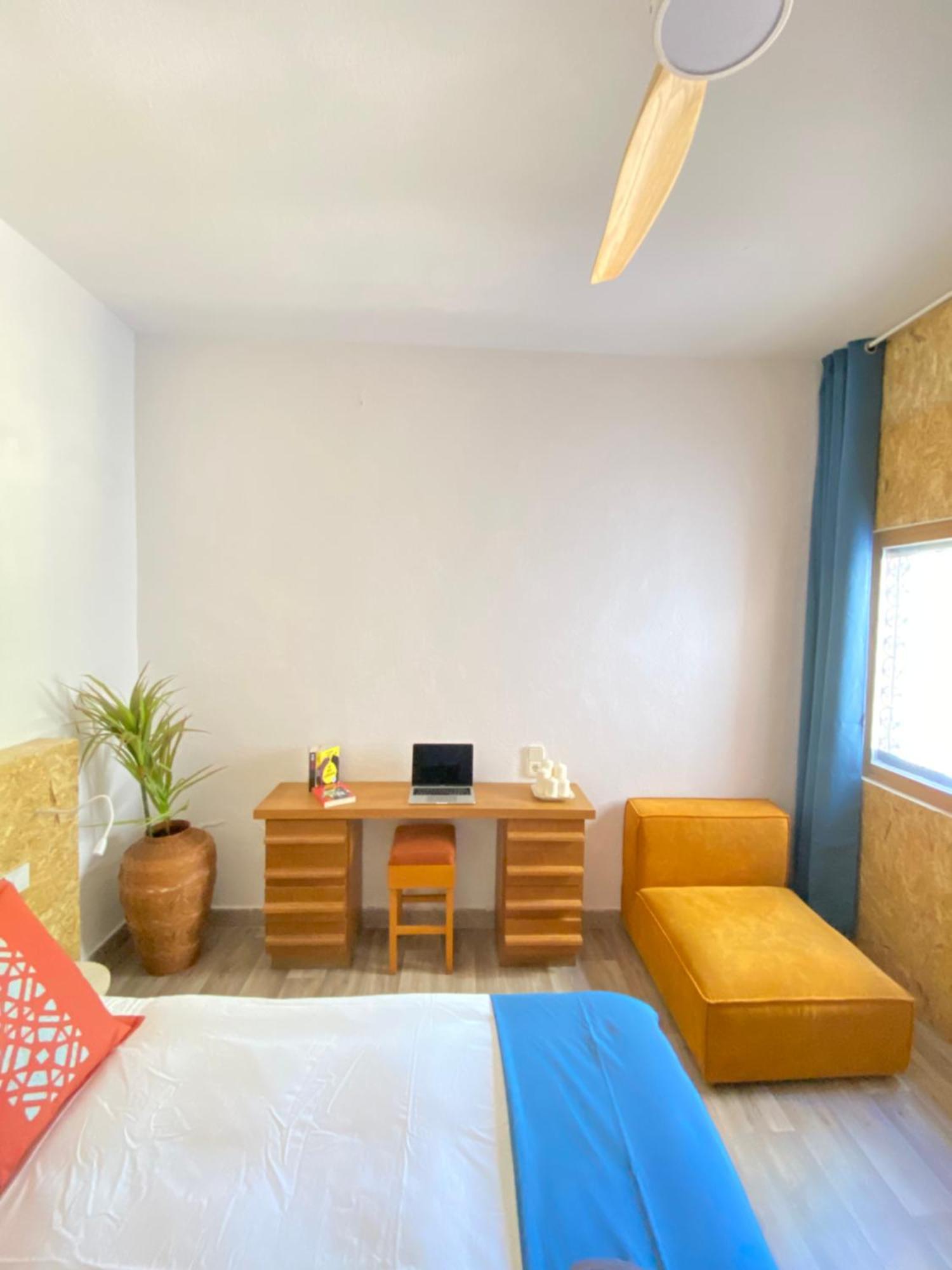 Pink Lemon House Bed & Breakfast Elche Exterior foto